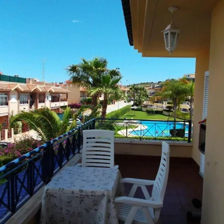 Casa Con Terraza Y Piscina R14 By Novadesta